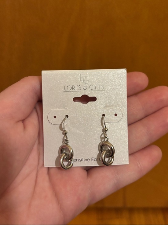 Lori’s Gifts Jewelry - Lori’s Gifts Silver Linked Drop Earrings NWT